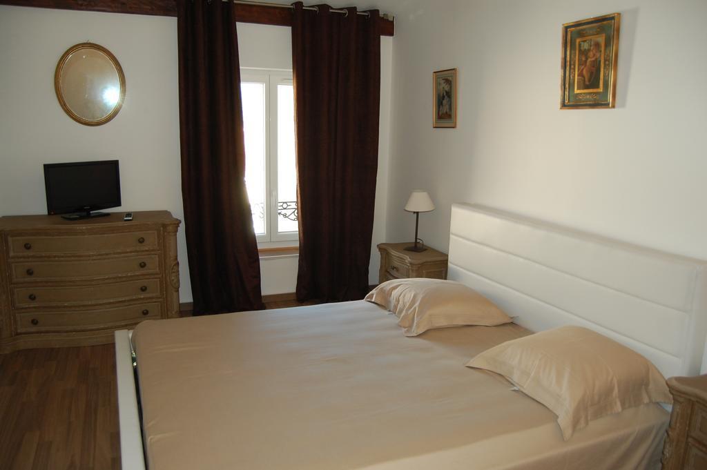 Hébergement de vacances Chateau De La Clapiere *